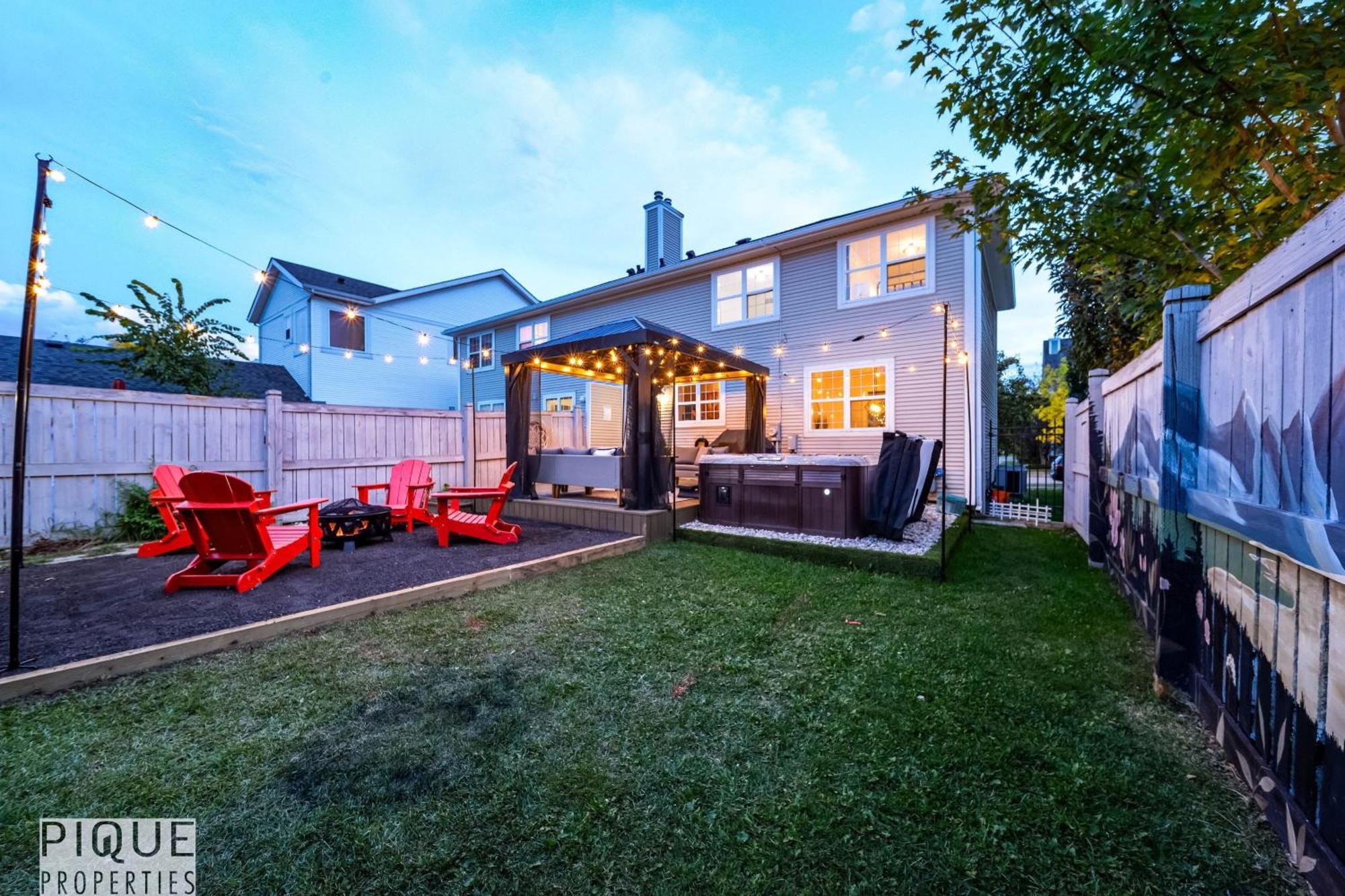 5 Bedroom Nordic Home, Pet Friendly, Garage, Wifi, Foosball! Edmonton Bagian luar foto