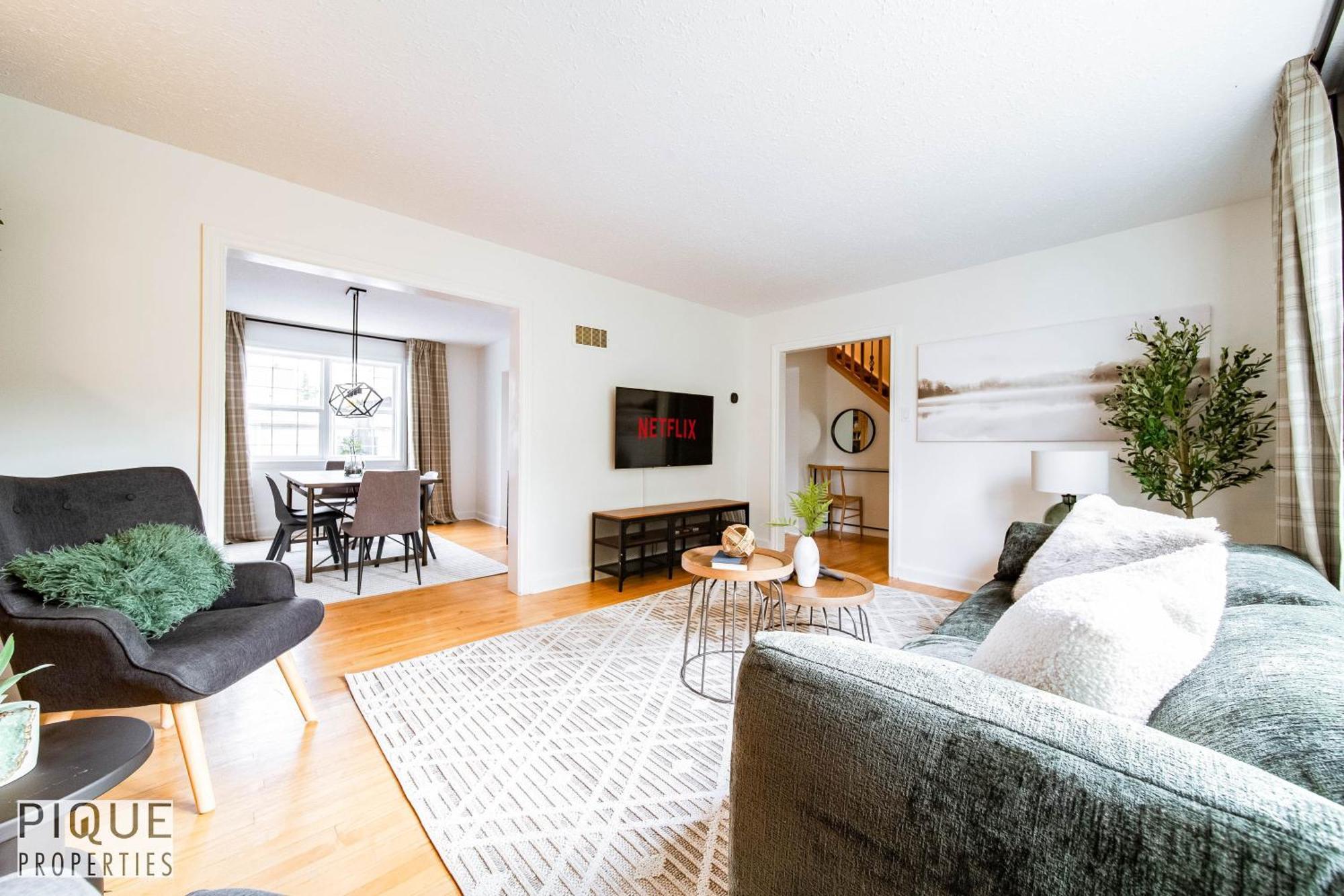 5 Bedroom Nordic Home, Pet Friendly, Garage, Wifi, Foosball! Edmonton Bagian luar foto