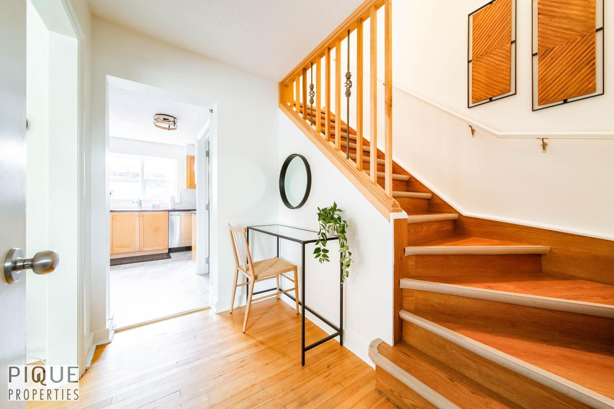 5 Bedroom Nordic Home, Pet Friendly, Garage, Wifi, Foosball! Edmonton Bagian luar foto